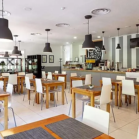 Hotel Campanile 2*