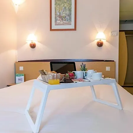 Hotel Campanile 2*