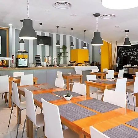 Campanile Hotel 2*